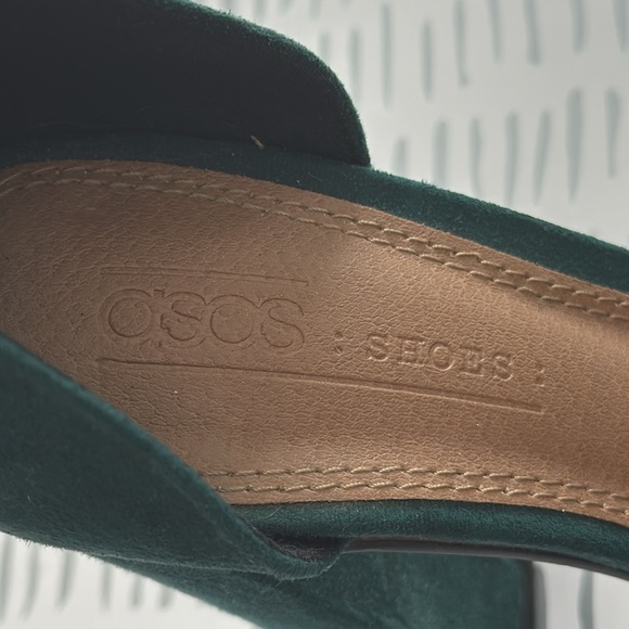 ASOS Size 3 Hunter green suede pointy toe heels w/ankle strap - Picture 4 of 6